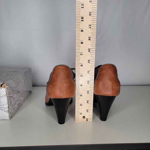 Chase & Chloe Heeled Oxford Shoes Size 10 Gray, Brown - Picture 2 of 8